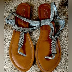 Leather Sandler with glitter straps